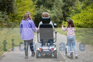 Как правильно выбрать средства передвижения для детей с особыми потребностями